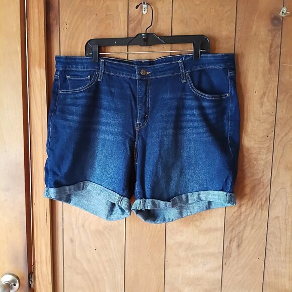 levis plus size womens blue jean shorts size 22W - Picture 2 of 4